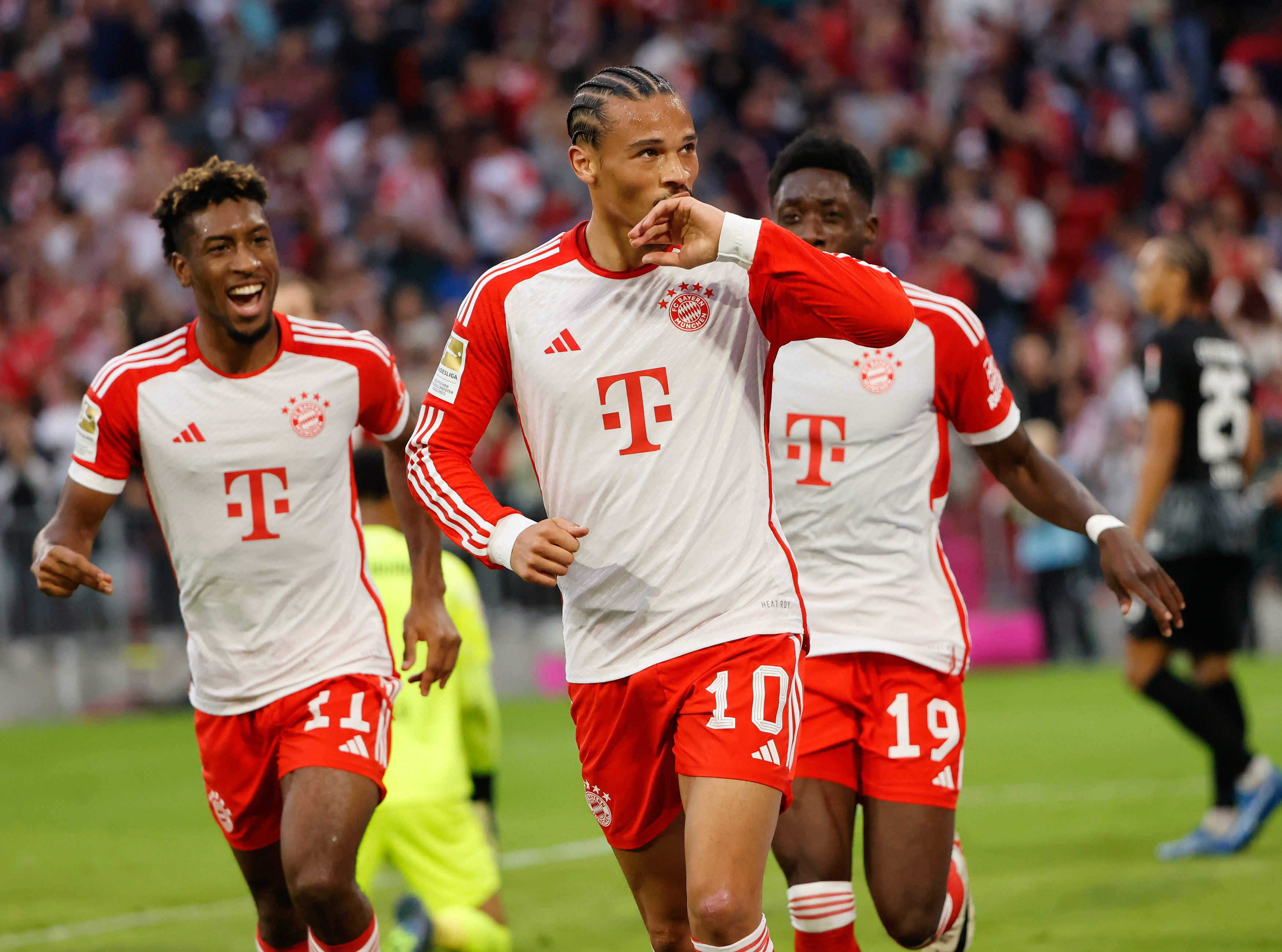 爱游戏体育网页版-德罗巴新星出色防守表现突出，拜仁前途光明！(德罗巴射门集锦)