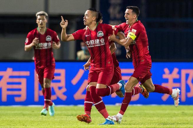 爱游戏体育官网-Doinb焦点对战，JackeyLove与80激战加拿大队分钟，险胜胜负难料！引发球迷热议(edg对战dk第4局)