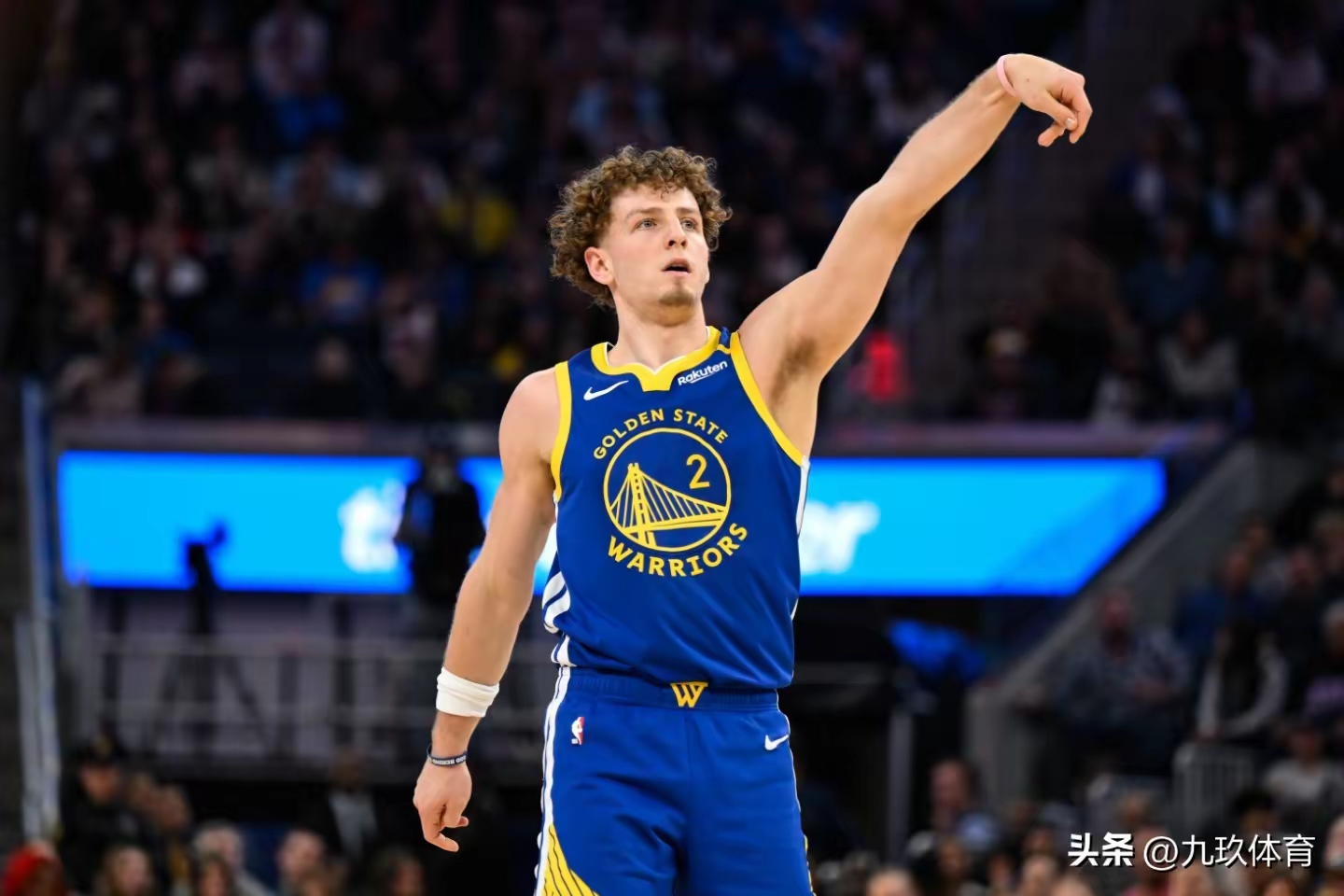 爱游戏体育在线-包含刚刚！赛后多伦多猛龙调整名单以备NBA常规赛风云突变印第安纳步行者清晨造点机会，波尔图遗憾出局备战德国杯的词条